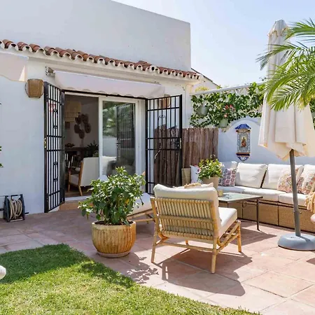 Villa Charming Townhouse Close To Beach And San Pedro Estepona